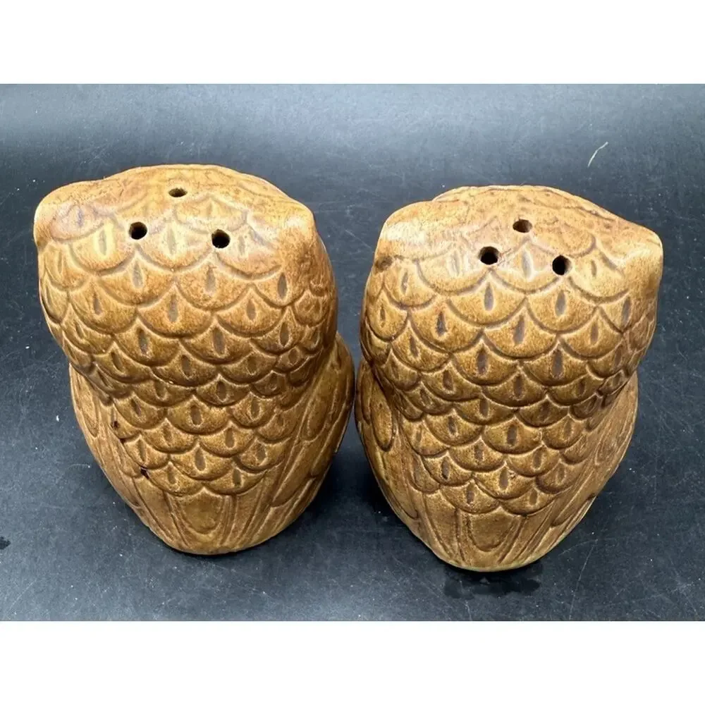 Vintage MCM 1960s Ceramic Owl Salt and Pepper Shakers With Stoppers Japan S1